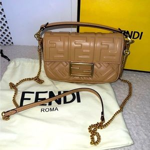 Beige mini baguette bag